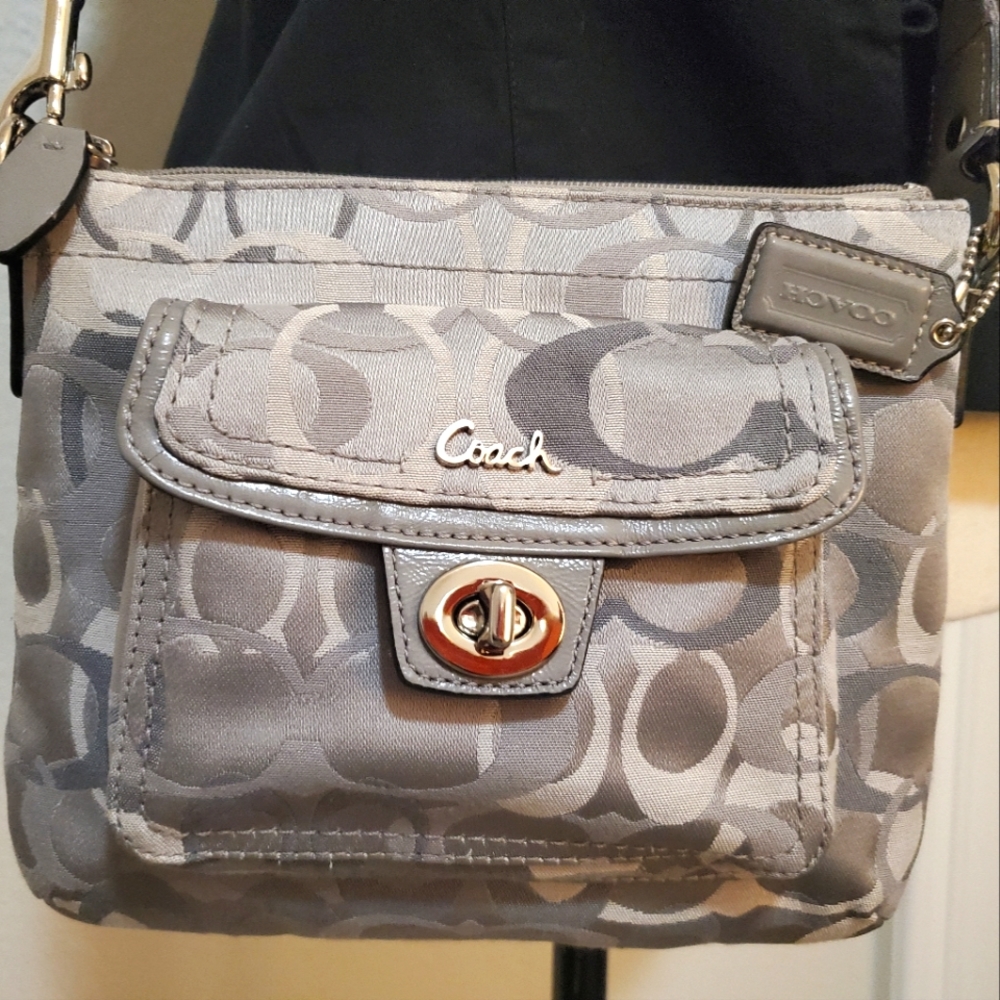 COACH GREY SATEEN SATIN CROSSBODY IN PERFECT LIKE NEW CONDITION W AUTHENTICATION